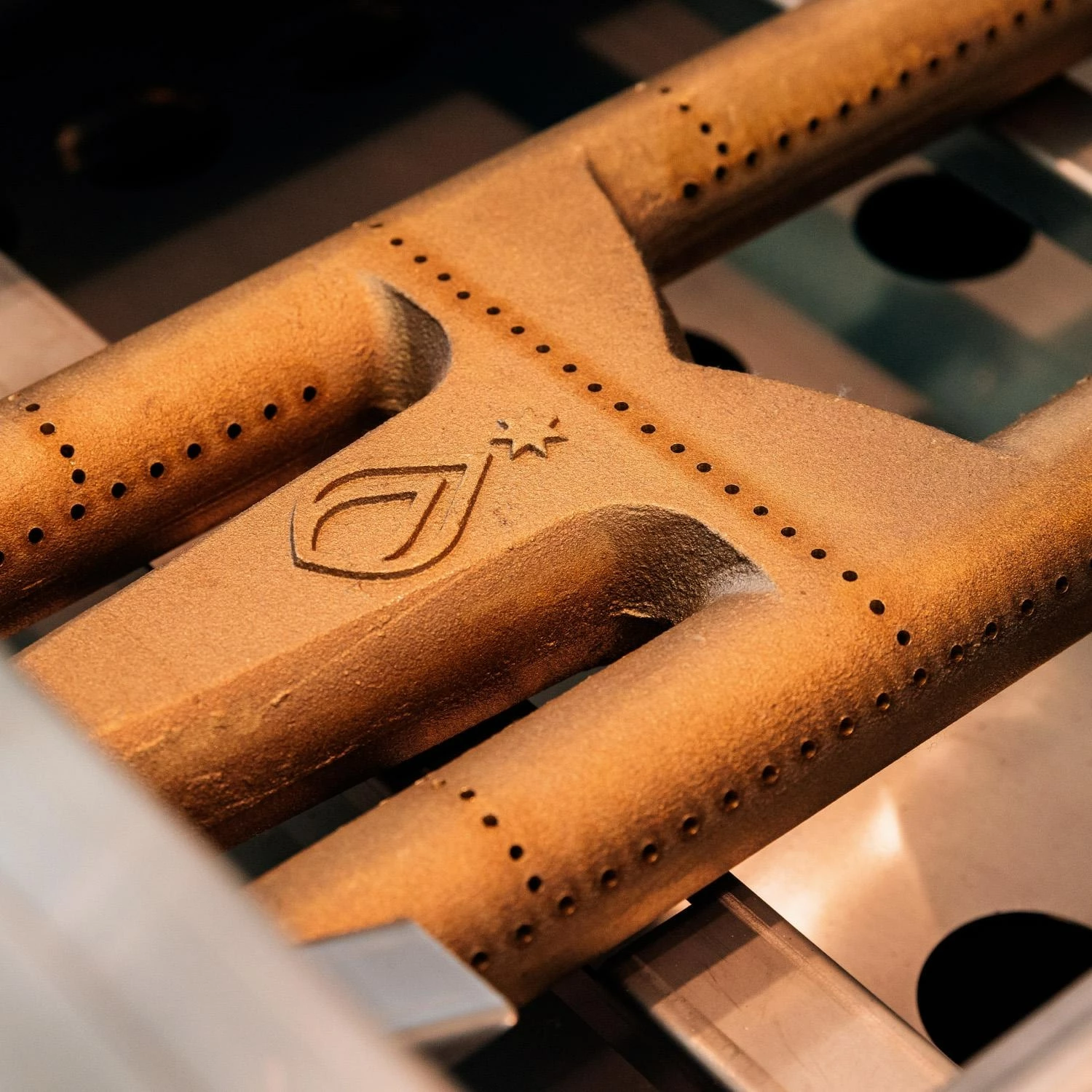 American Made Grills Estate 30-Inch 2-Burner Built-In Natural Gas Grill 10 American Made Grills Estate 30-Inch 2-Burner Built-In Natural Gas Grill - Image 8