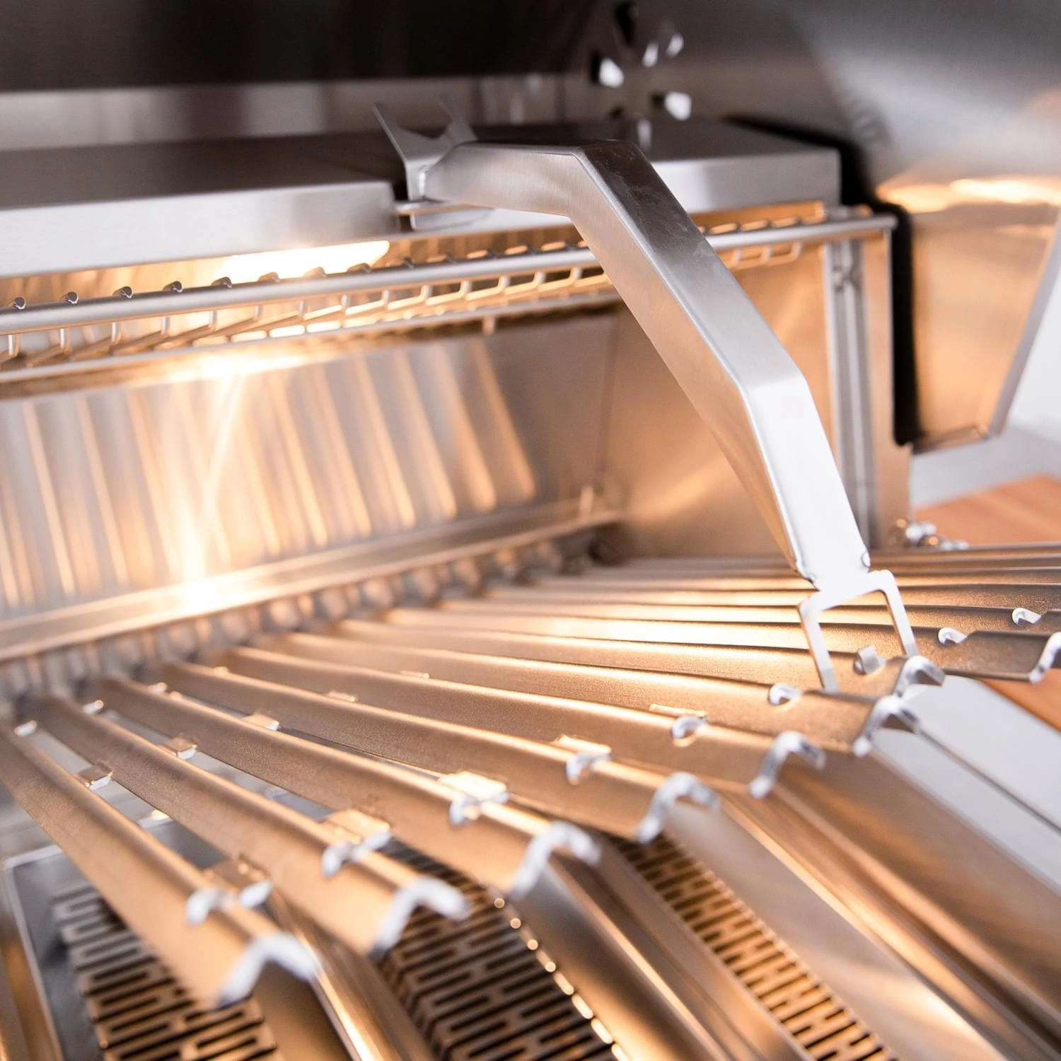 American Made Grills Encore 36-Inch 5-Burner Built-In Multi Fuel Wood / Charcoal / Natural Gas Grill 8 American Made Grills Encore 36-Inch 5-Burner Built-In Multi Fuel Wood / Charcoal / Natural Gas Grill - Image 6