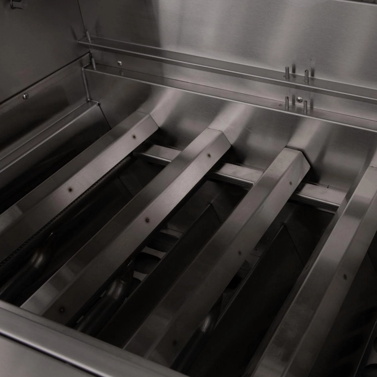 American Made Grills Muscle 54-Inch 8-Burner Built-In Multi Fuel Wood / Charcoal / Propane Gas Grill 12 American Made Grills Muscle 54-Inch 8-Burner Built-In Multi Fuel Wood / Charcoal / Propane Gas Grill - Image 10