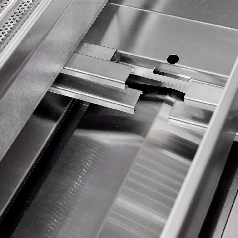 Blaze Grills 34-Inch 4-Burner Built-In Natural Gas Grill 10 Blaze Grills 34-Inch 4-Burner Built-In Natural Gas Grill - Image 8