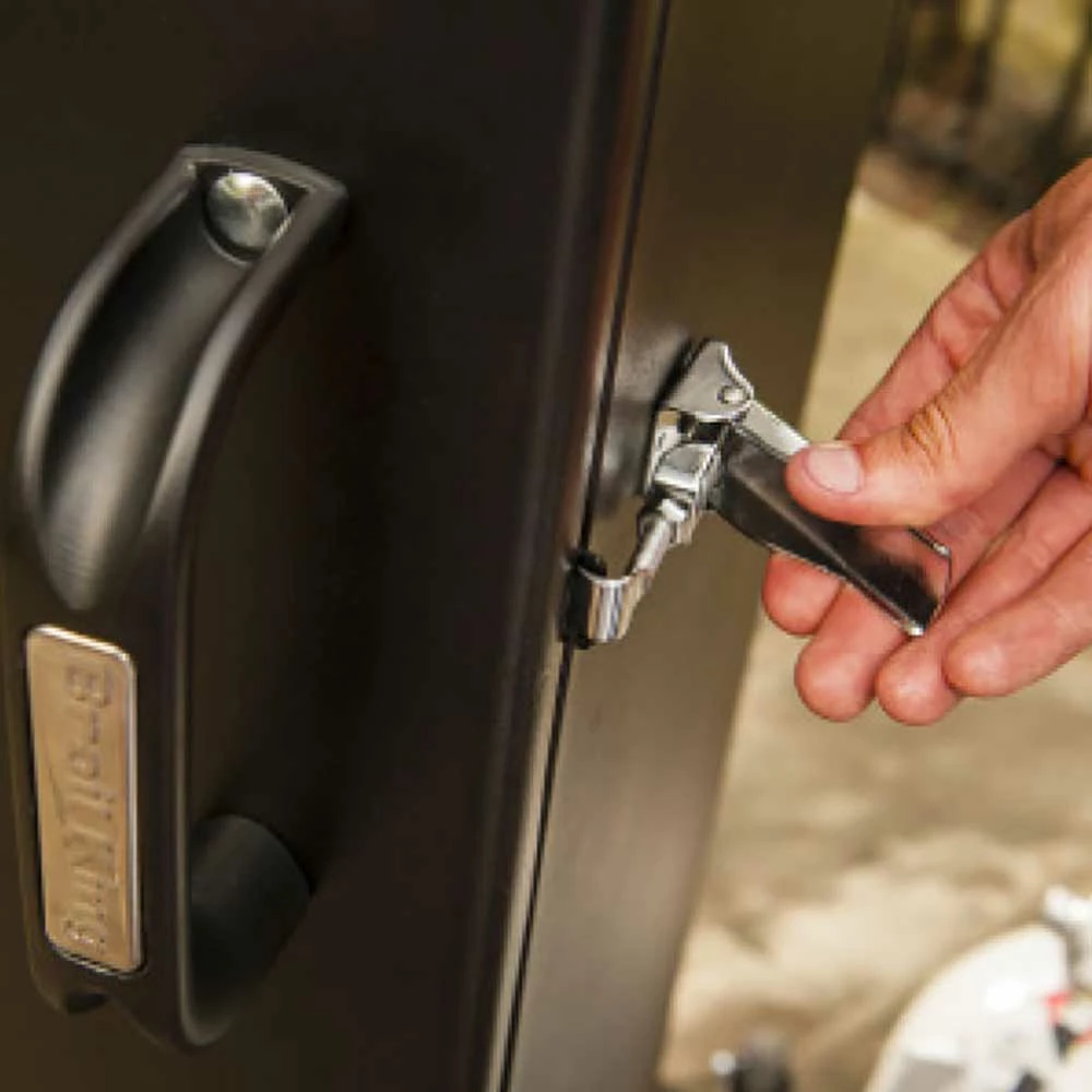 Broil King Smoke 28-Inch Vertical Charcoal Upright BBQ Smoker 12 Broil King Smoke 28-Inch Vertical Charcoal Upright BBQ Smoker - Image 10