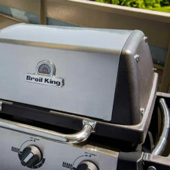 Broil King Porta-Chef 320 18,000 BTU Portable Propane Gas Grill -BBQDIRECT Shop Broil King 952654 Porta Chef 320 18000 BTU Portable Propane Gas Grill Lifestyle 1