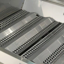 Fire Magic Aurora A660i 30-Inch 3-Burner Built-In Natural Gas Grill With Rear Burner And Infrared Burner 18 Fire Magic Aurora A660i 30-Inch 3-Burner Built-In Natural Gas Grill With Rear Burner And Infrared Burner -BBQDIRECT Shop FM Closeup Aurora Flavor Grids 3