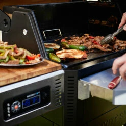 Masterbuilt Gravity Series 800 Digital Charcoal Griddle + Grill + Smoker 13 Masterbuilt Gravity Series 800 Digital Charcoal Griddle + Grill + Smoker -BBQDIRECT Shop MB20042221 04 96f7611f 4e47 4328 847e 54d27c8bea30 1024x webp
