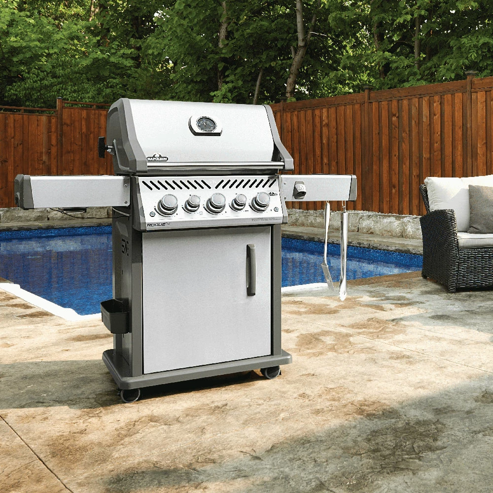 Napoleon Rogue SE 425 RSIB Propane Gas Grill With Infrared Rear & Side Burner - Stainless Steel 4 Napoleon Rogue SE 425 RSIB Propane Gas Grill With Infrared Rear & Side Burner - Stainless Steel - Image 2
