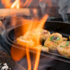 Ooni Cast Iron Sizzler Pan 11 Ooni Cast Iron Sizzler Pan -BBQDIRECT Shop Ooni Cast Iron Sizzler Pan UU P08C00 Scallops