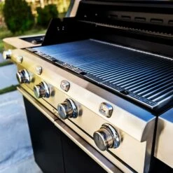 Saber Grills Cast Black 670 40-Inch 4-Burner Freestanding Infrared Propane Gas Grill With Single Ring Side Burner -BBQDIRECT Shop Saber Grills Cast Black 670 4 Burner Freestanding Gas Grill R67CC1117 Control Panel