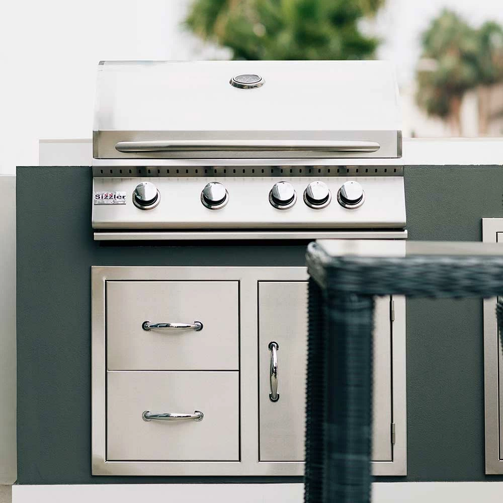 Summerset Grills Sizzler 32-Inch 4-Burner Built-In Natural Gas Grill With Rear Infrared Burner 4 Summerset Grills Sizzler 32-Inch 4-Burner Built-In Natural Gas Grill With Rear Infrared Burner - Image 2