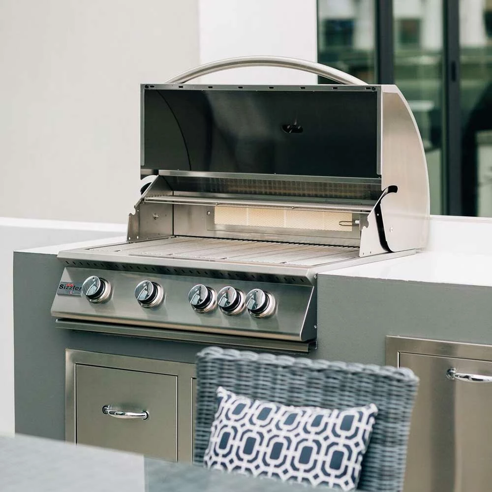 Summerset Grills Sizzler 32-Inch 4-Burner Built-In Natural Gas Grill With Rear Infrared Burner 6 Summerset Grills Sizzler 32-Inch 4-Burner Built-In Natural Gas Grill With Rear Infrared Burner - Image 4