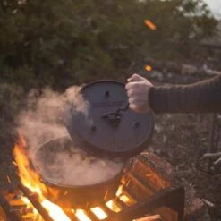 Camp Chef 12-Inch Pre-Seasoned Cast Iron Deluxe Dutch Oven - 9 1/3 Quart -BBQDIRECT Shop do14 doll14 backcountry 1