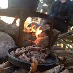 Camp Chef 12-Inch Pre-Seasoned Cast Iron Deluxe Dutch Oven - 9 1/3 Quart -BBQDIRECT Shop do14 lid backcountry 7 1